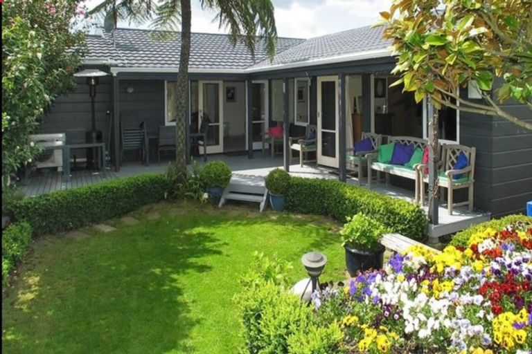 Photo of property in 6 Doon Grove, Papakowhai, Porirua, 5024