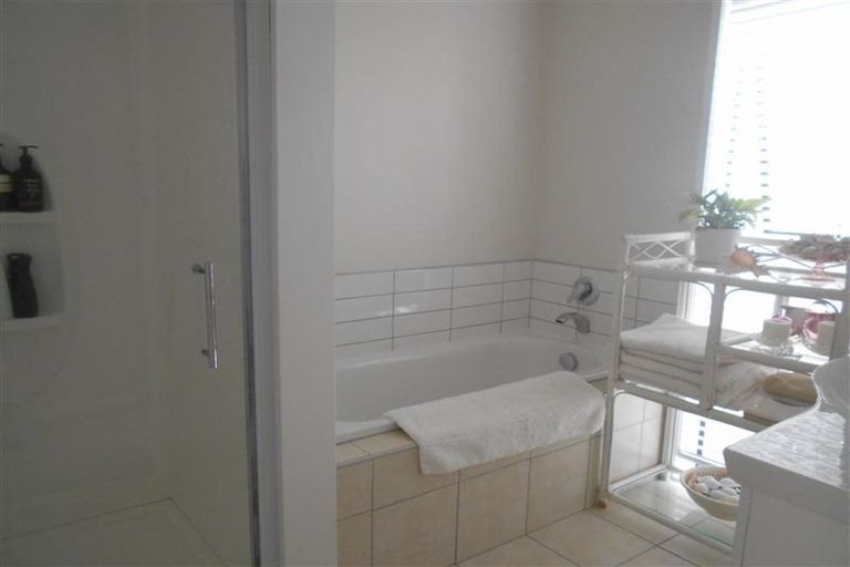 Photo of property in 15 Rewarewa Place, Matua, Tauranga, 3110