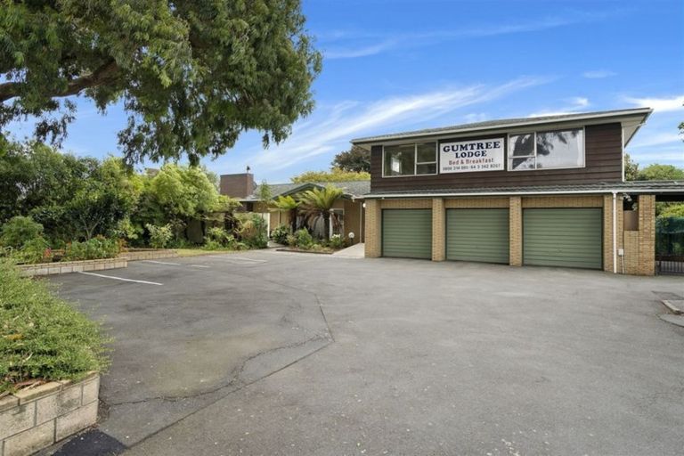 Photo of property in 314 Yaldhurst Road, Avonhead, Christchurch, 8042