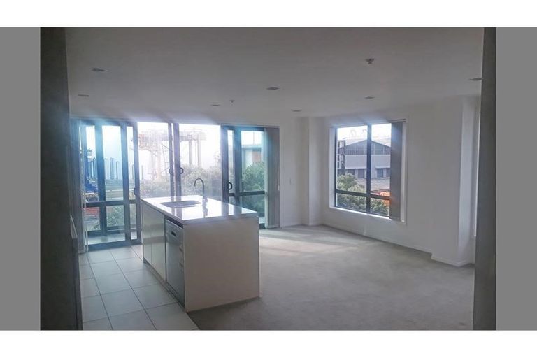 Photo of property in The Docks Apartments, 239/8 Dockside Lane, Auckland Central, Auckland, 1010
