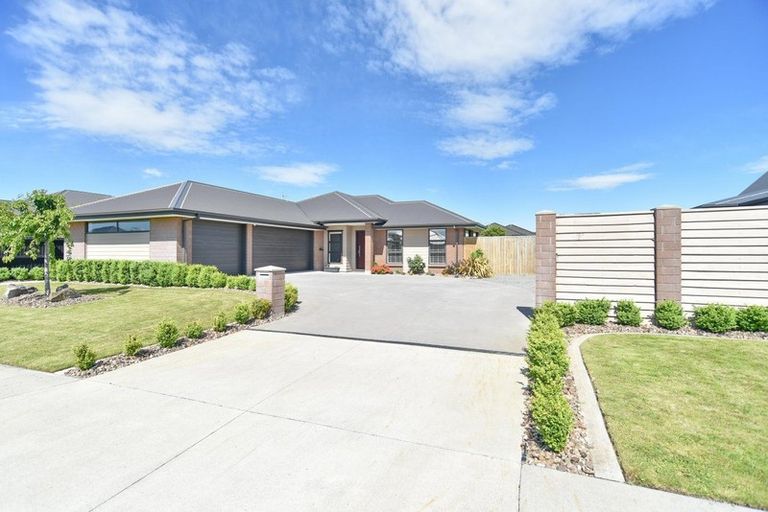 Photo of property in 16 Beech Drive, Rangiora, 7400