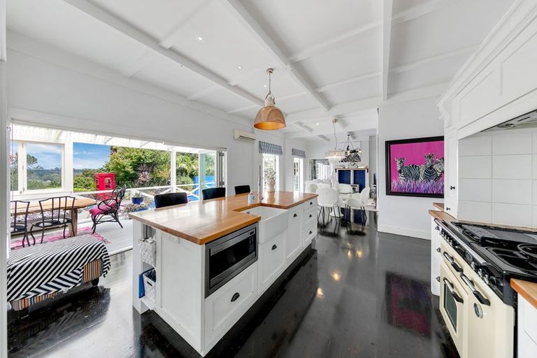 Photo of property in 355 Ridge Road, Paremoremo, Albany, 0793