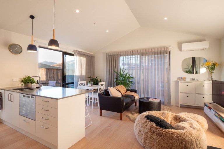 Photo of property in 46 Spur Ridge Rise, Jacks Point, 9371