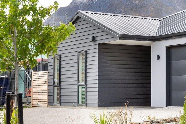 Photo of property in 9 Collie Road, Jacks Point, 9371