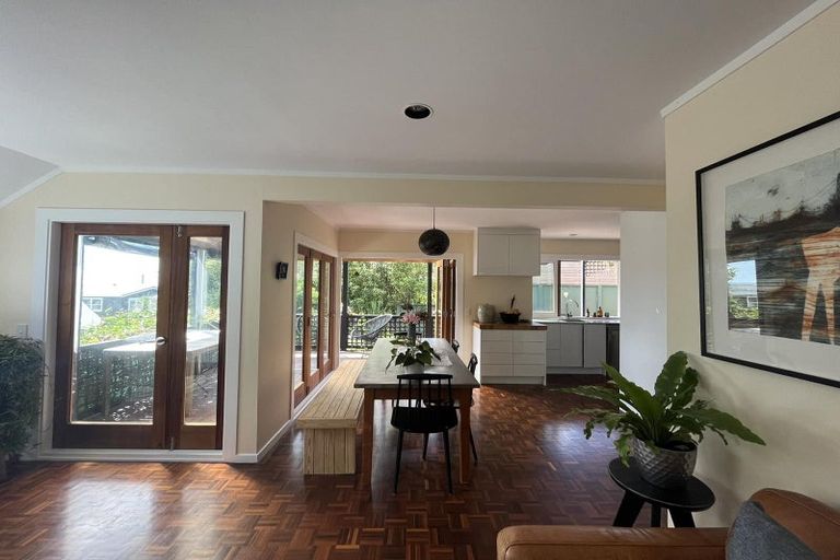 Photo of property in 2/36 Beulah Avenue, Rothesay Bay, Auckland, 0630