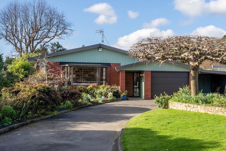 Photo of property in 11 Fleetwood Grove, Waikanae, 5036