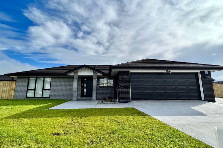 Photo of property in 24 Kerr Crescent, Patumahoe, 2679