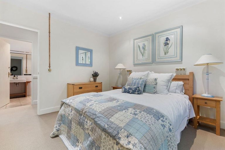 Photo of property in 68 Devon Street, Arrowtown, 9302