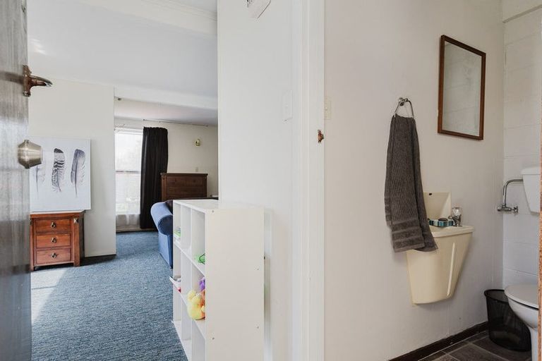 Photo of property in 4 Sutherland Crescent, Westbrook, Palmerston North, 4412