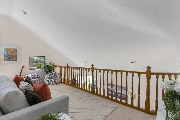 Photo of property in 69 Woodhouse Avenue, Karori, Wellington, 6012