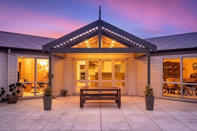 Photo of property in 27 Cascade Way, Paraparaumu, 5032