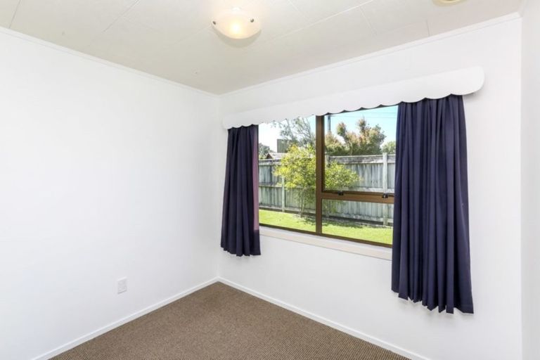 Photo of property in 421 Mangorei Road, Highlands Park, New Plymouth, 4312