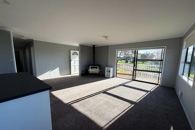 Photo of property in 28 Beauchamp Drive, Massey, Auckland, 0614