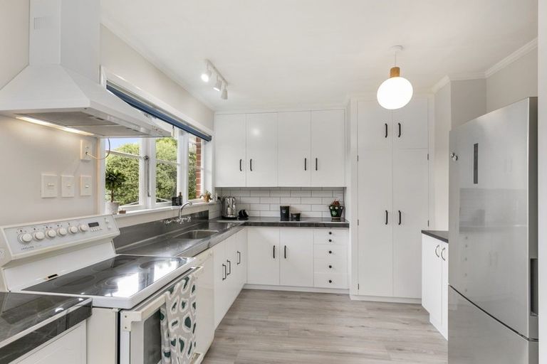 Photo of property in 11 Lincoln Avenue, Epuni, Lower Hutt, 5011