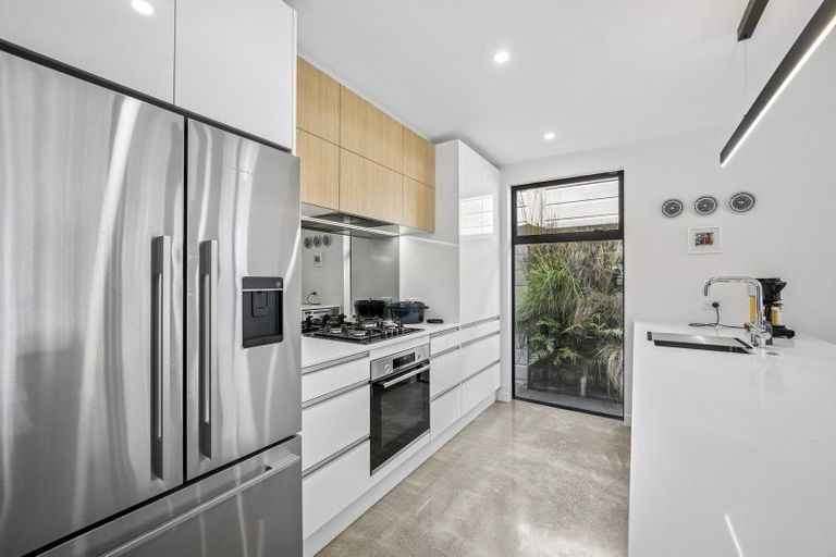 Photo of property in 19 Picton Avenue, Newtown, Wellington, 6021