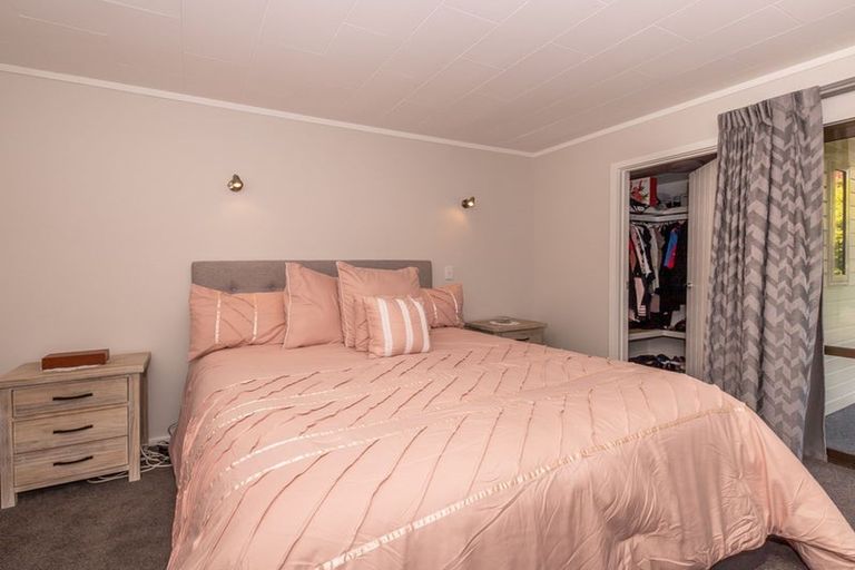 Photo of property in 92 Henley Street, Westport, 7825