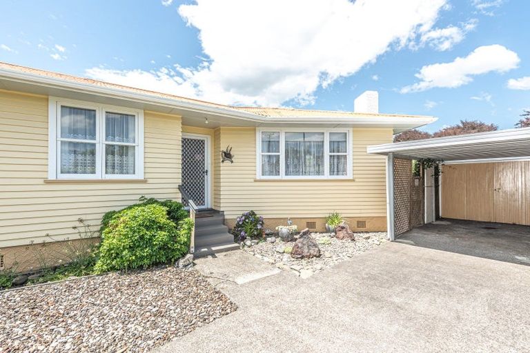 Photo of property in 2 Borlase Place, Aramoho, Whanganui, 4500