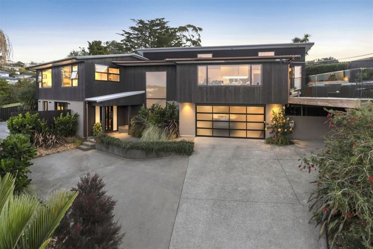 Photo of property in 34 Hebron Road, Waiake, Auckland, 0630