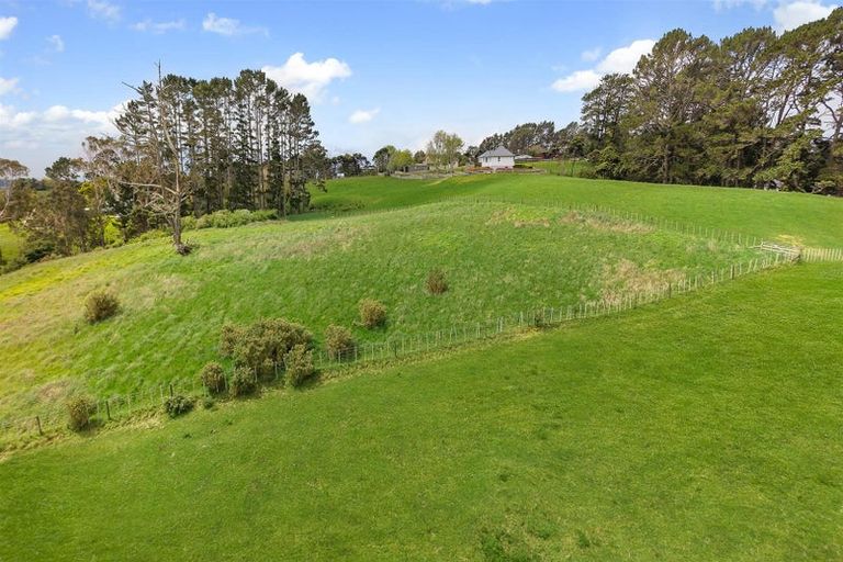Photo of property in 90 Mcentee Road, Waitakere, Auckland, 0816
