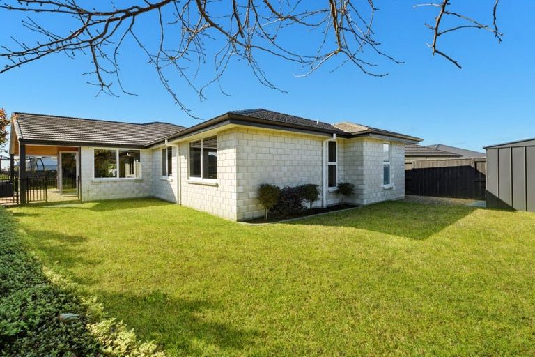 Photo of property in 28 Rotomanu Place, Pyes Pa, Tauranga, 3112