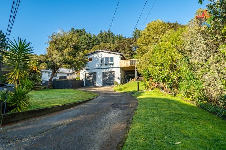 Photo of property in 38 James Grove, Stokes Valley, Lower Hutt, 5019