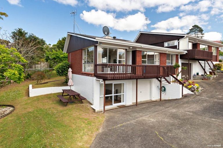 Photo of property in 2/14 Ensign Place, Hillcrest, Auckland, 0627