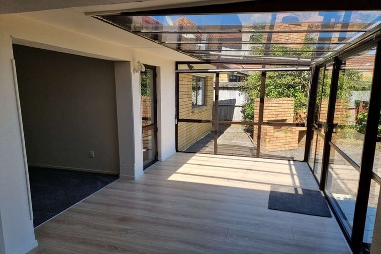 Photo of property in 47 Dalwhinnie Parade, Highland Park, Auckland, 2010