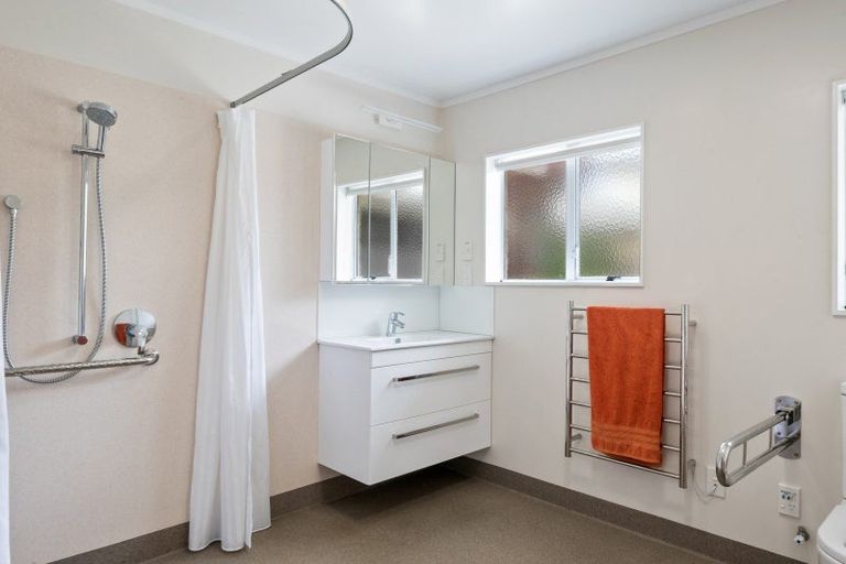 Photo of property in 16 Wright Grove, Levin, 5510