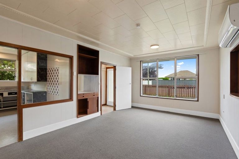 Photo of property in 2/99 Briggs Road, Shirley, Christchurch, 8052
