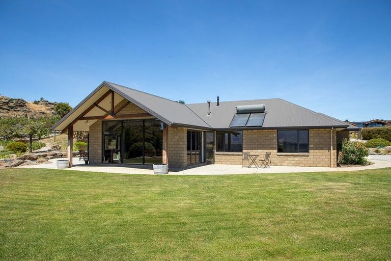 Photo of property in 27 Old Golf Course Road, Bridge Hill, Alexandra, 9320