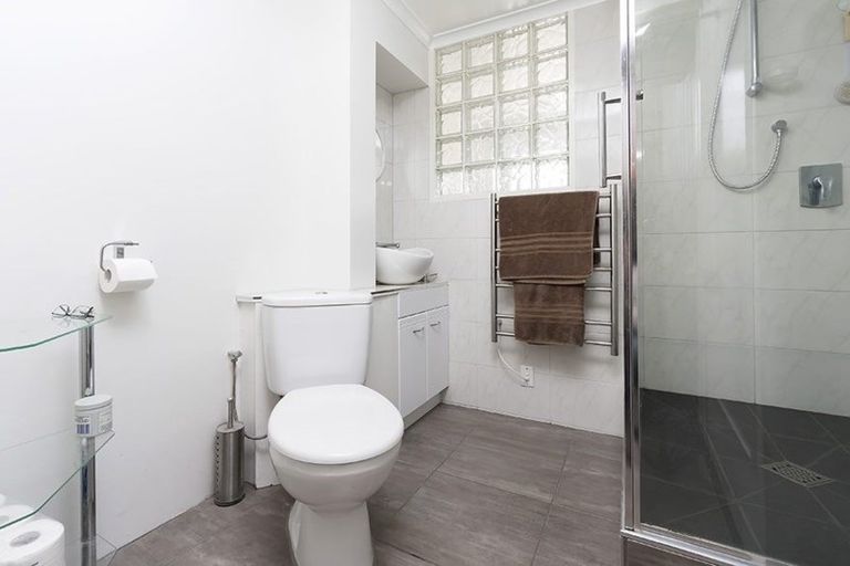 Photo of property in 42 Reeves Road, Pakuranga, Auckland, 2010