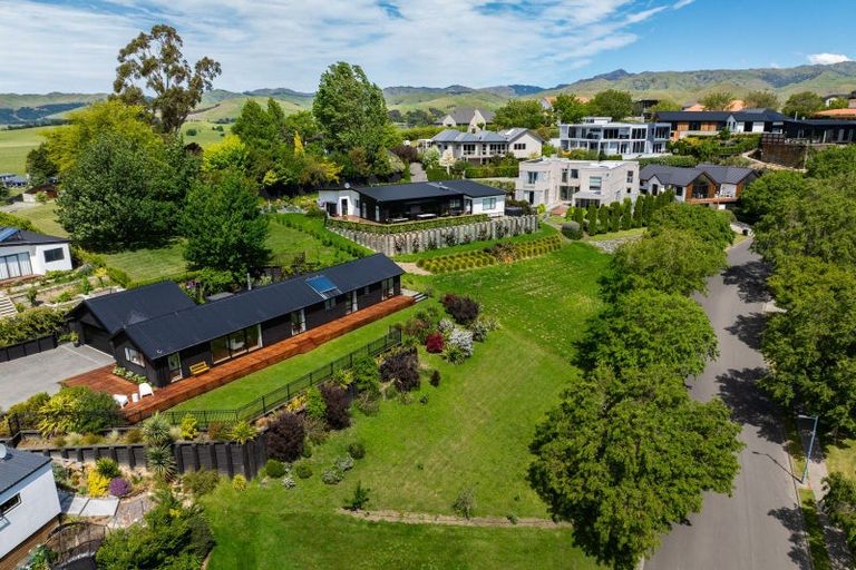 Photo of property in 19 Golf View Close, Fairhall, 7272