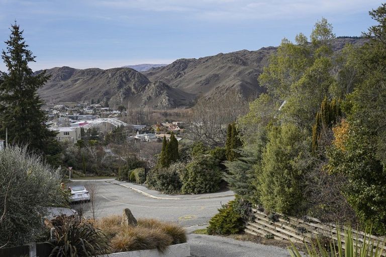 Photo of property in 2 Craig Place, Bridge Hill, Alexandra, 9320