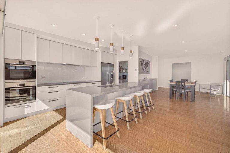 Photo of property in 3 The Terrace, Mount Pleasant, Christchurch, 8081