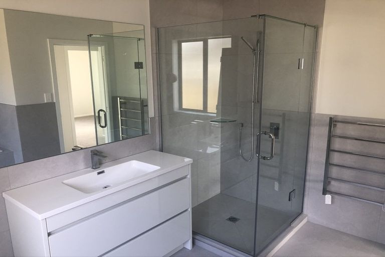 Photo of property in 9 Davey Crescent, Orewa, 0931