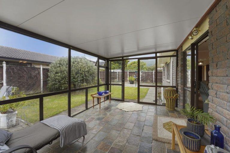 Photo of property in 35 Waddington Drive, Naenae, Lower Hutt, 5011