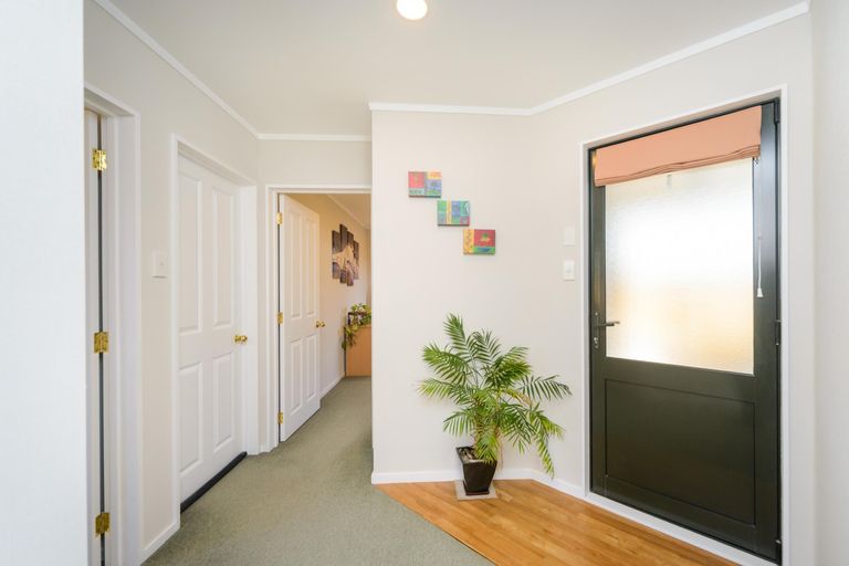 Photo of property in 39 Logan Way, Kelvin Grove, Palmerston North, 4414