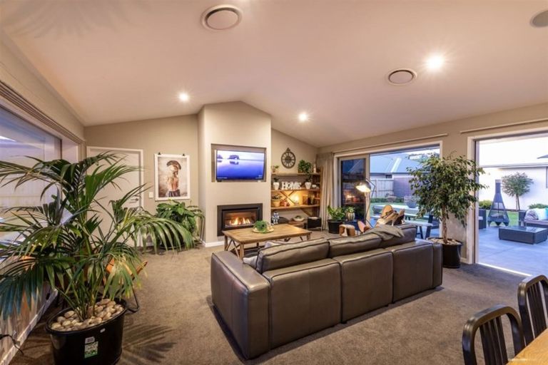 Photo of property in 10 Ashenhurst Way, Lower Shotover, Queenstown, 9304