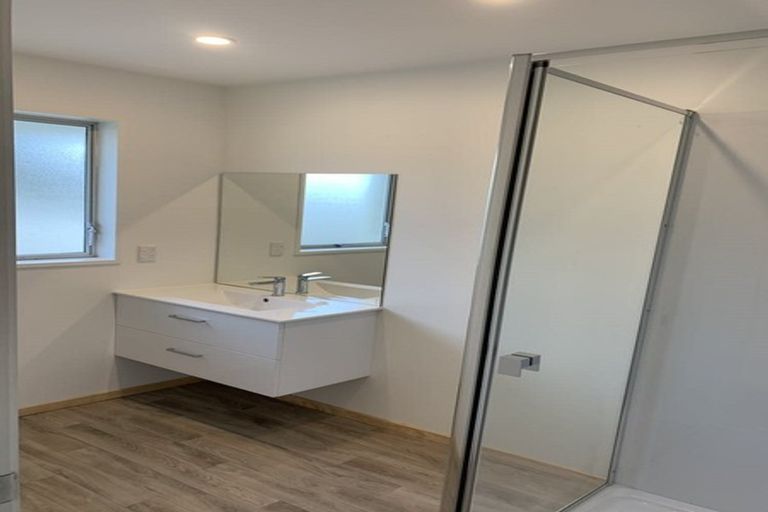 Photo of property in 2/483 Wairakei Road, Burnside, Christchurch, 8053