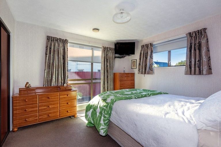 Photo of property in 21 Te Maru Place, Redwood, Christchurch, 8051