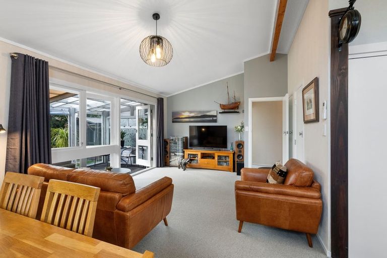 Photo of property in 37 Kent Street, Levin, 5510