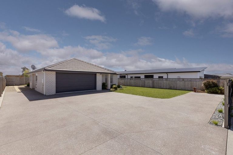 Photo of property in 12 Kotare Drive, Coastlands, Whakatane, 3120