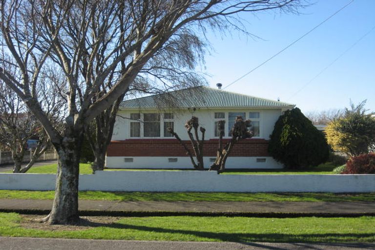 Photo of property in 8 Costley Street, Carterton, 5713