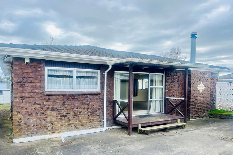 Photo of property in 94 Te Atatu Road, Te Atatu South, Auckland, 0610