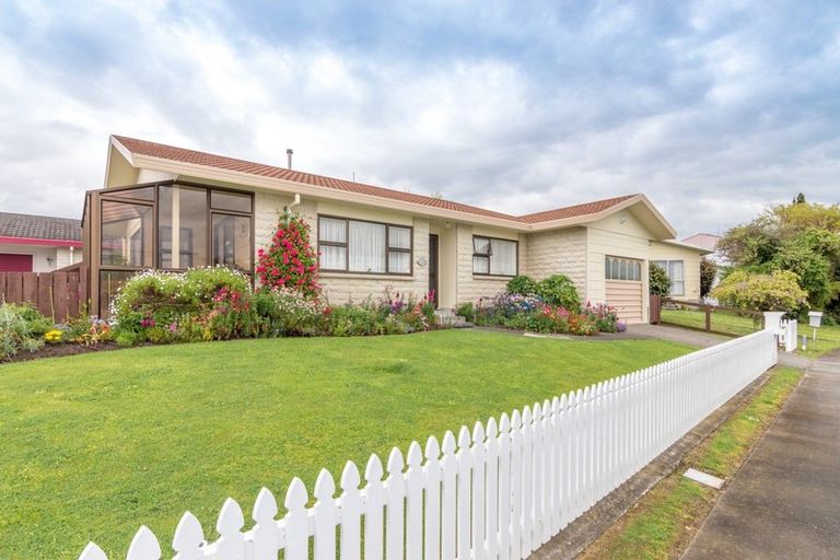 Photo of property in 55b Chatsworth Place, Highbury, Palmerston North, 4412