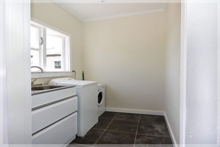 Photo of property in 42 Mckenzie Street, Levin, 5510