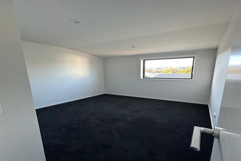 Photo of property in 3e Scanlen Terrace, Kelston, Auckland, 0602