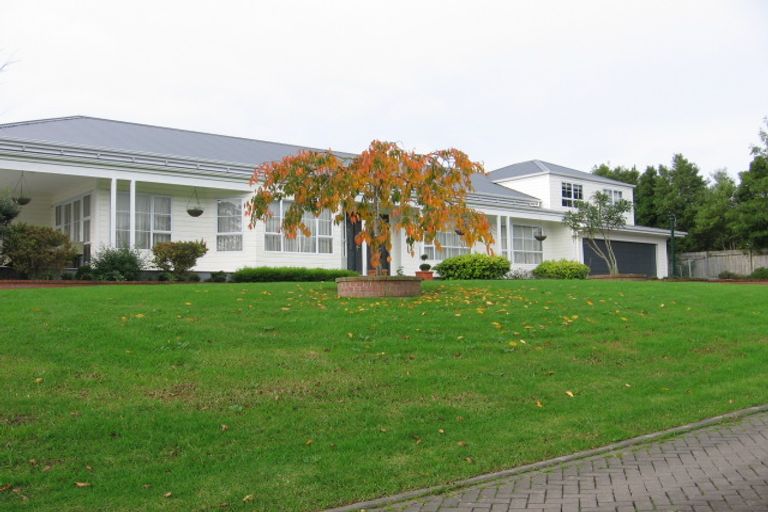 Photo of property in 27 Almond Grove, Greenhithe, Auckland, 0632