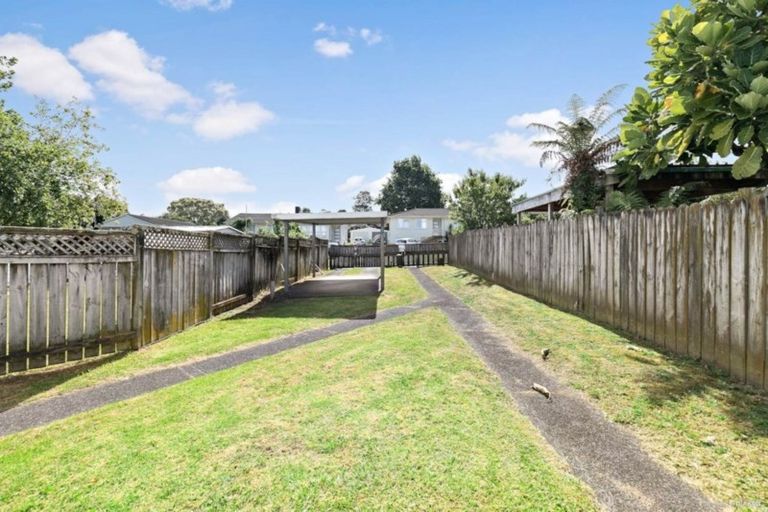 Photo of property in 2/41 Greenslade Crescent, Northcote, Auckland, 0627