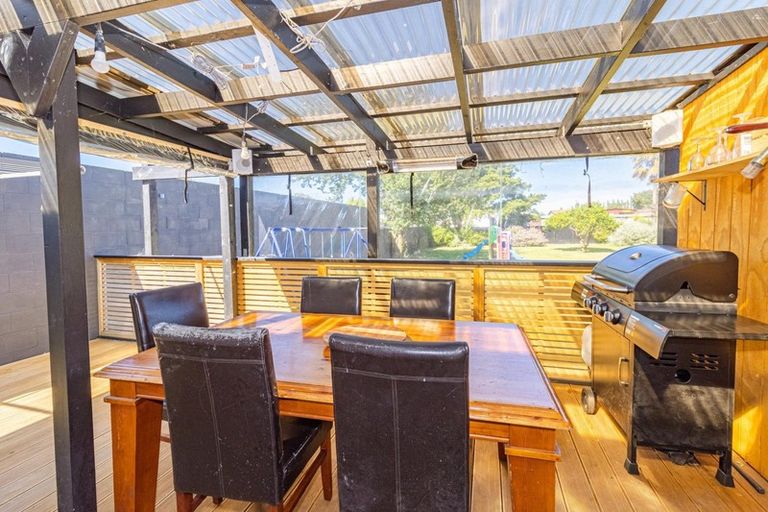 Photo of property in 1 Halls Road, Pahiatua, 4910